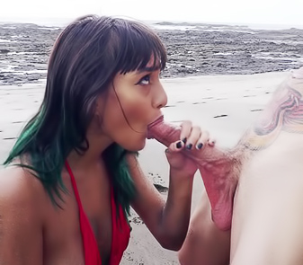 Emo Janice Griffith Ready For Sex On The Beach