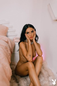Ashlyn Chere Sexy Babe Shows Nude Body