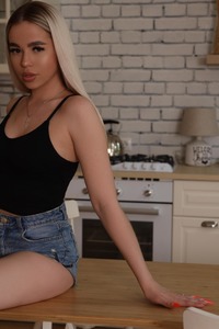 PamelaQ Sexy Slut Shows Her Amazing Curves