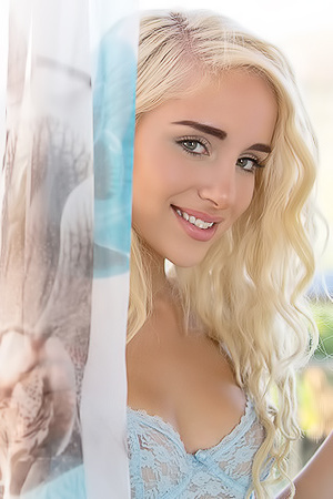 Sexy Porno Galleries -- Naomi Woods And Kenna James Via X-Art