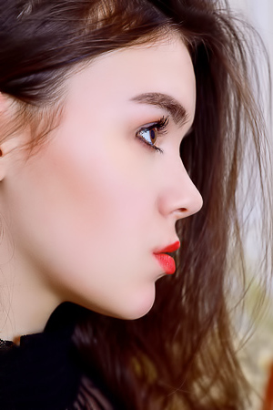 Presenting Eva Amari