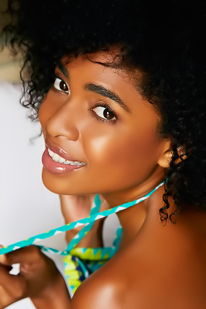 Sexy Ebony Luna