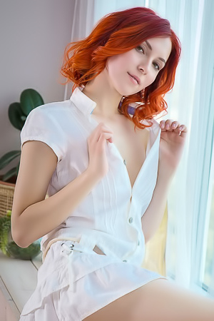 Elin Dane - Showing off her pink, wet pussy outdoors