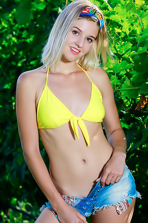 Blond Teen Carolina K In Yellow Bikini