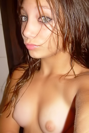 Sultry latinas posting their-killer curves