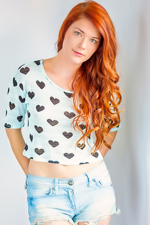 Mia Sollis - Classic Red