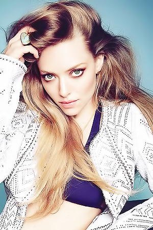 Paparazzi caught Amanda Seyfried pantyless