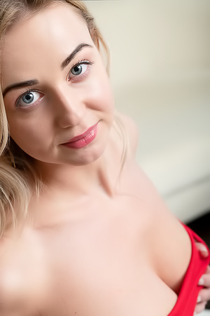 Iva V Excellent Model With A Touch Of Class