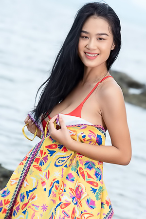Kahlisa Boonyasak Nude at Paradise Beach!