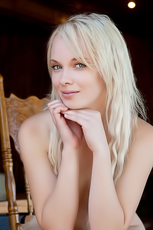 Alluring Blonde Teen Displays Her Breathtaking Body