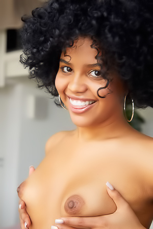Selva Lapiedra Adorable Black Babe Undresses Playfully