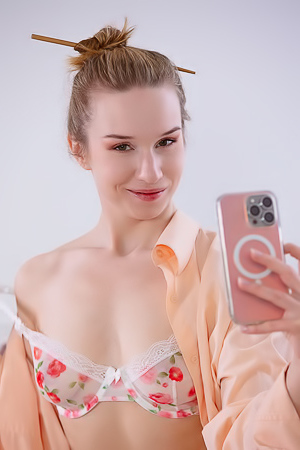Intimate Focus