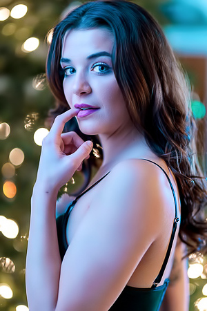 Jade Maris Climaxes As Possible