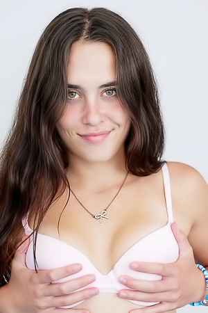 Natural Unshaven Pussy Daisy Phoenix