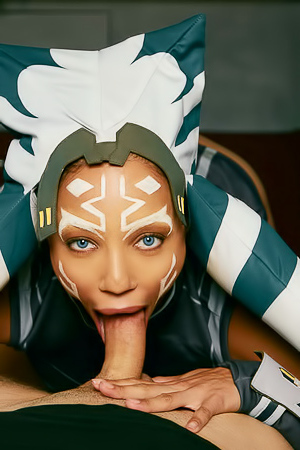 Honry Alexis Tae Cosplaying