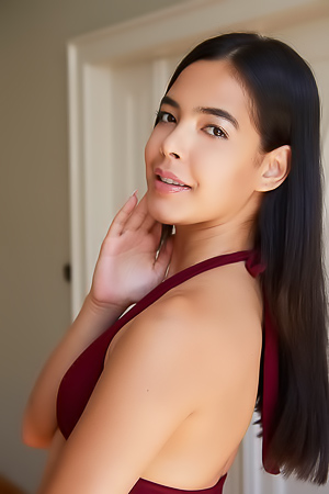 Kubera Fortuna Sultry Latina Brunette Isn’t Wearing Any Lingerie