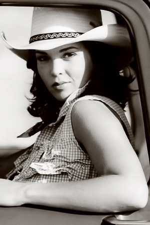 Bobbi In Cowboy Hat And Lace Posing Nude Outdoors On Truck With Natural Curves And Skin Texture