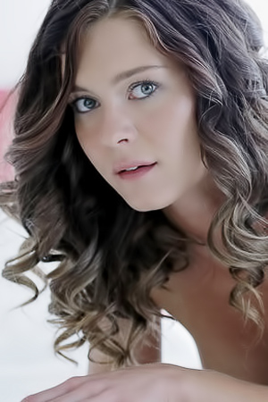 Laura undresses with hunger for graphic adventure
