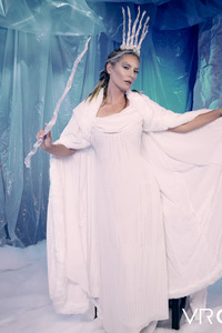 Mona Wales In Narnia Jadis The White Witch A XXX Parody
